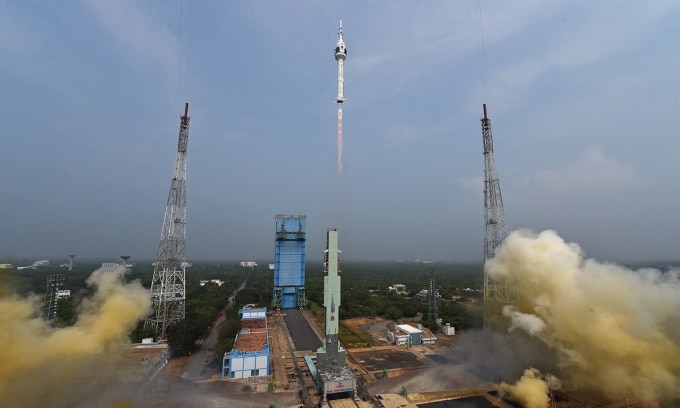 Vụ phóng thử nghiệm cho tàu Gaganyaan tại Trung tâm Vũ trụ Satish Dhawan, đảo Sriharikota. Ảnh: AFP/ISRO