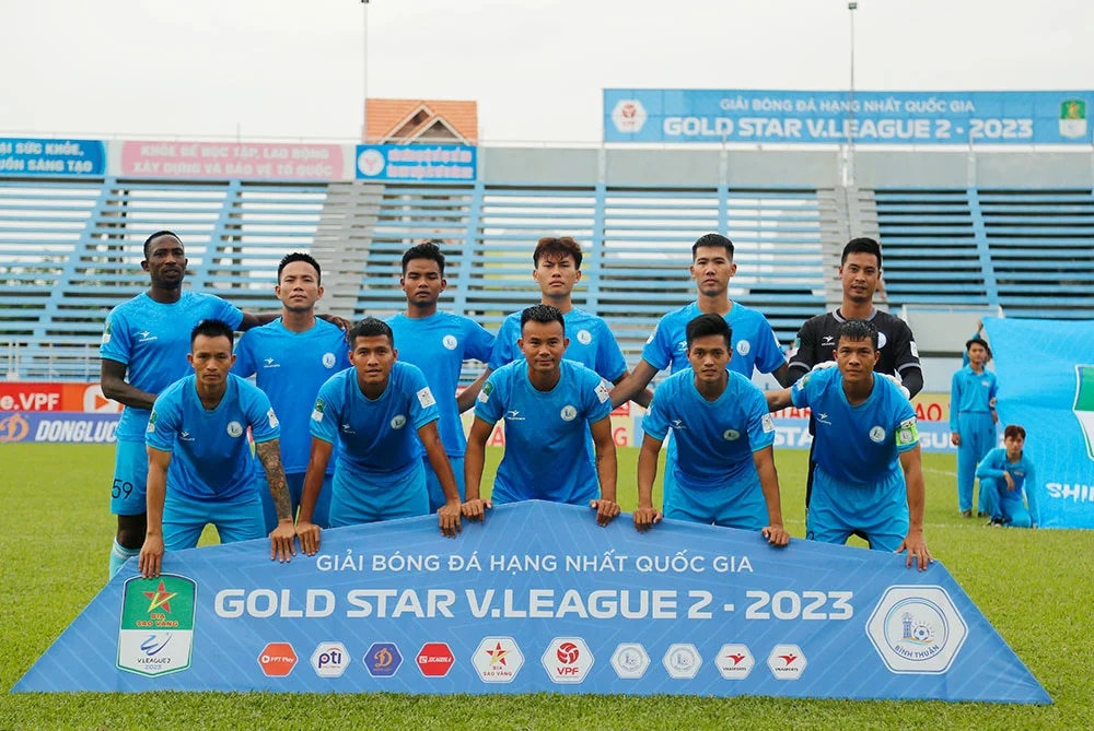 Đội bóng Việt Nam xin được “xuống hạng” vì lý do không thể quen thuộc hơn  - Ảnh 1.