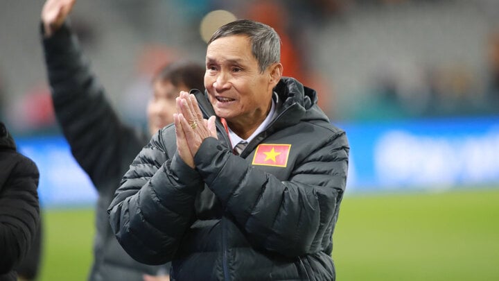 HLV Mai Đức Chung muốn thôi dẫn dắt đội tuyển nữ Việt Nam sau khi hết hợp đồng.