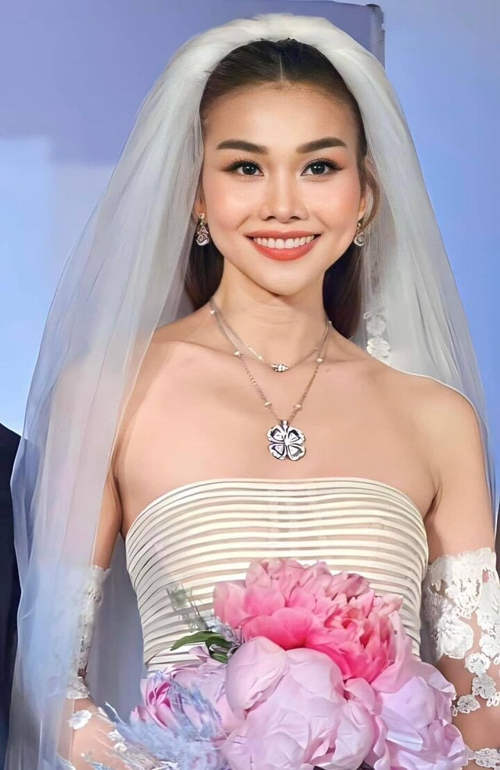 Cô dâu Thanh Hằng trong lễ cưới.