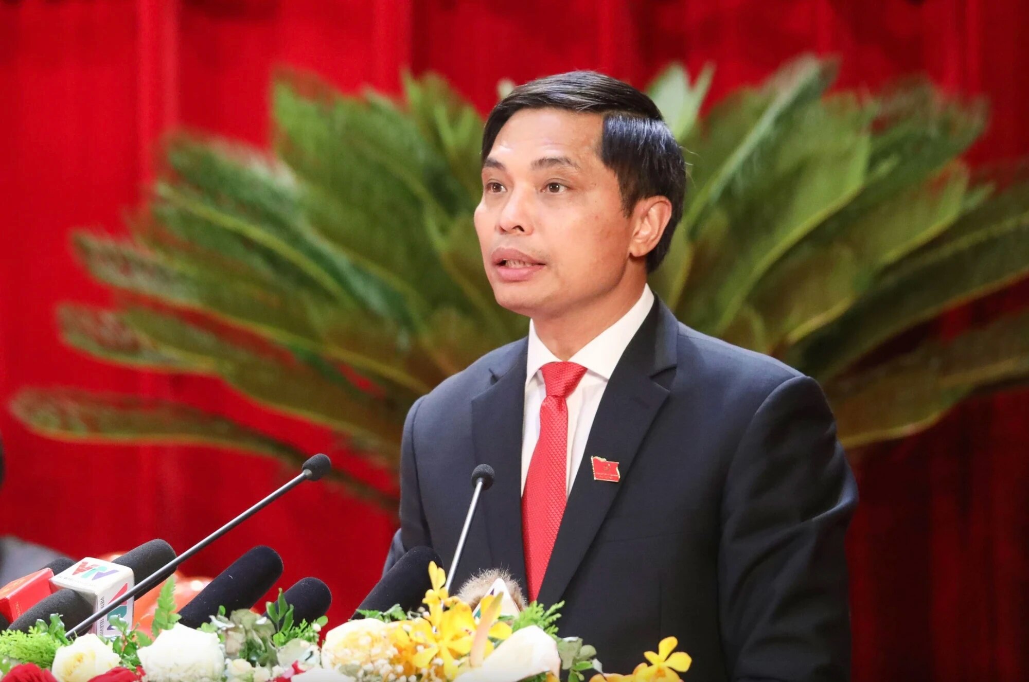 Kỷ luật cảnh cáo Phó chủ tịch và 2 nguyên Phó chủ tịch UBND tỉnh Quảng Ninh - Ảnh 1.