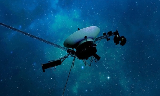 Tàu Voyager 1 di chuyển qua không gian liên sao. Ảnh: NASA