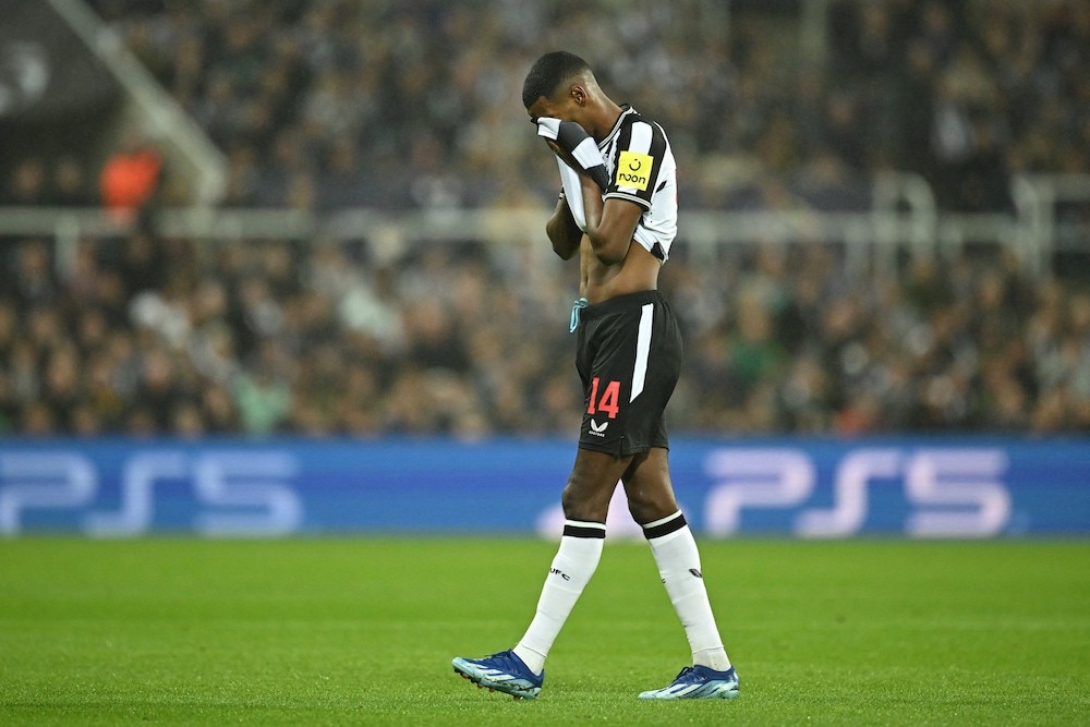 Newcastle 'trở lại mặt đất' sau thất bại trước Dortmund ở Champions League - Ảnh 1.