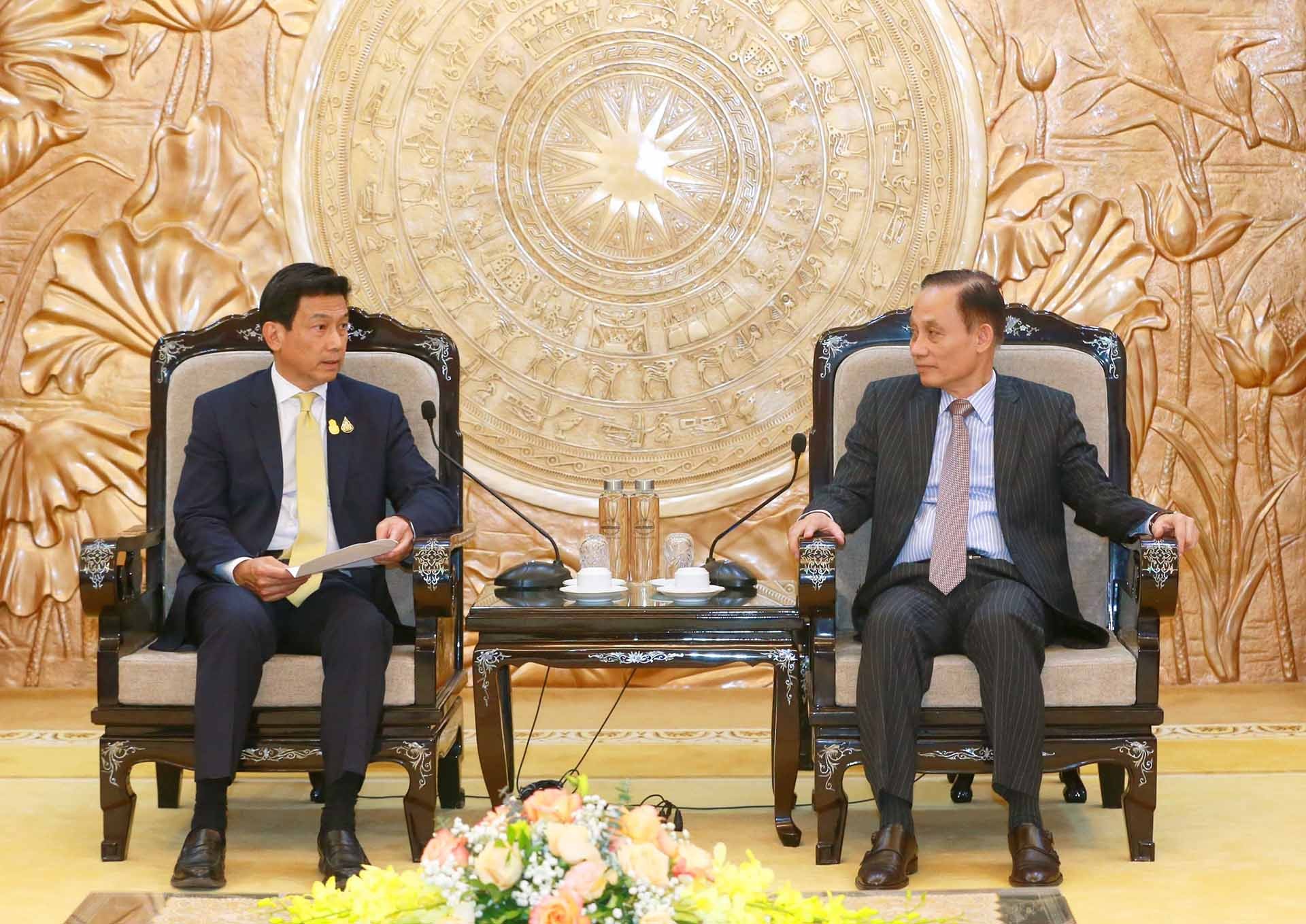 Trưởng ban Đối ngoại Trung ương Lê Hoài Trung tiếp Phó Thủ tướng, Bộ trưởng Ngoại giao Thái Lan Parnpree Bahiddha-Nukara. (Nguồn: TTXVN)