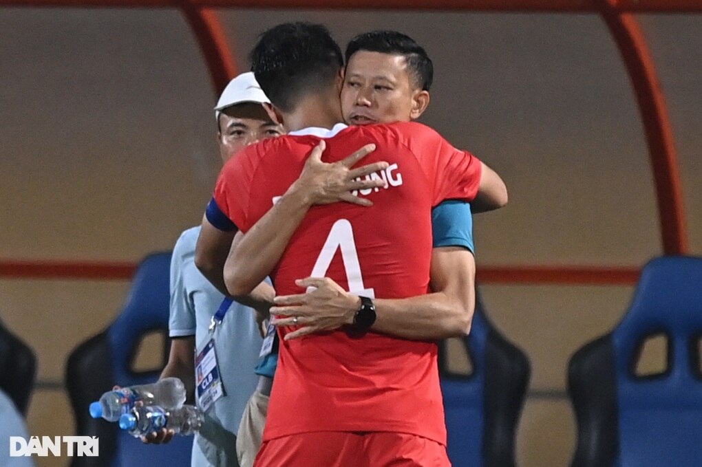Bùi Tiến Dũng giúp CLB Viettel giành 3 điểm, Thanh Hóa đánh bại SL Nghệ An - 3