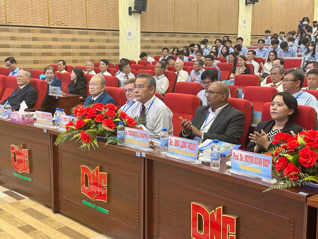 Trường ĐH Nam Cần Thơ tổ chức hội thảo liên quan cách mạng công nghiệp 4.0 - Ảnh 2.