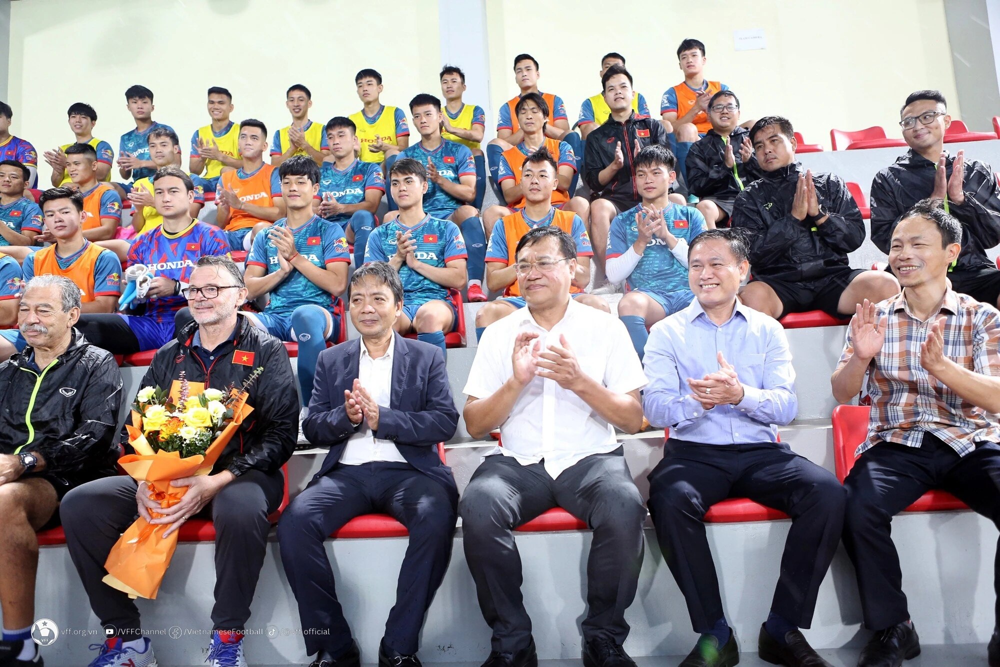 Đội tuyển Việt Nam được khích lệ đặc biệt trước vòng loại World Cup 2026 - Ảnh 3.