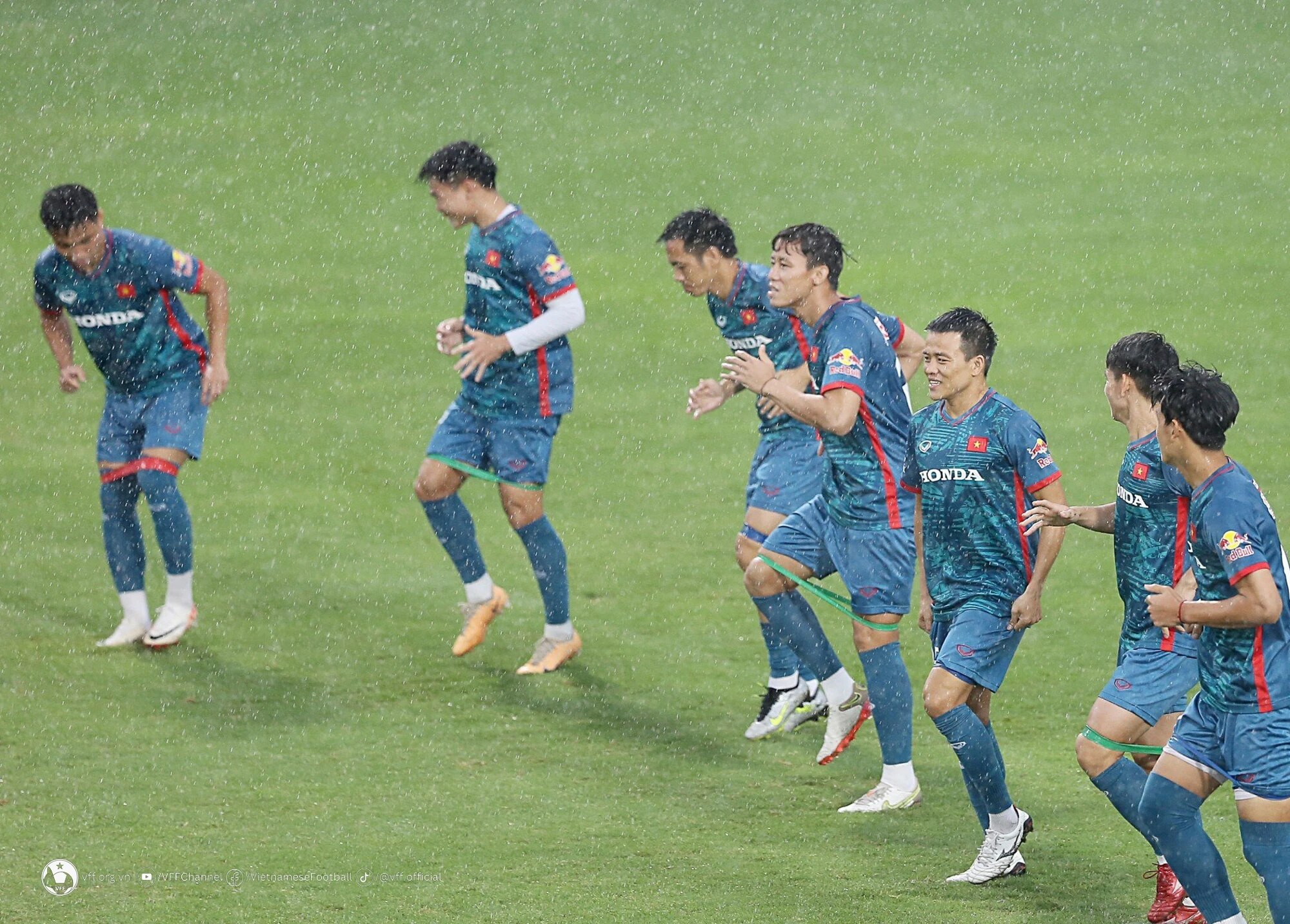 Đội tuyển Việt Nam được khích lệ đặc biệt trước vòng loại World Cup 2026 - Ảnh 5.