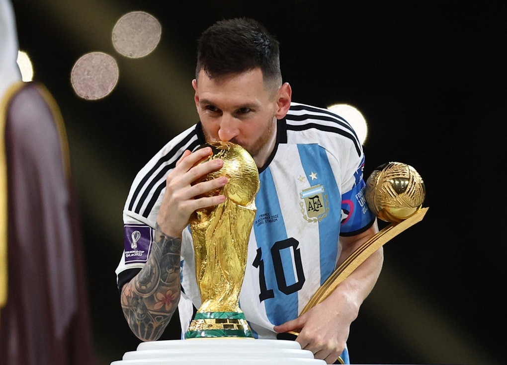 Áo đấu đặc biệt của Messi được bán với giá… 241 tỷ đồng - 2