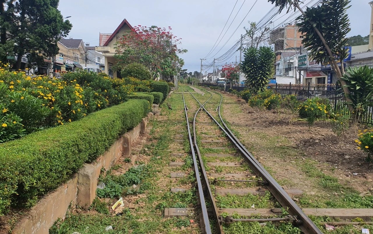 Tuyến đường sắt Đà Lạt – Trại Mát xuống cấp nghiêm trọng - Ảnh 3.