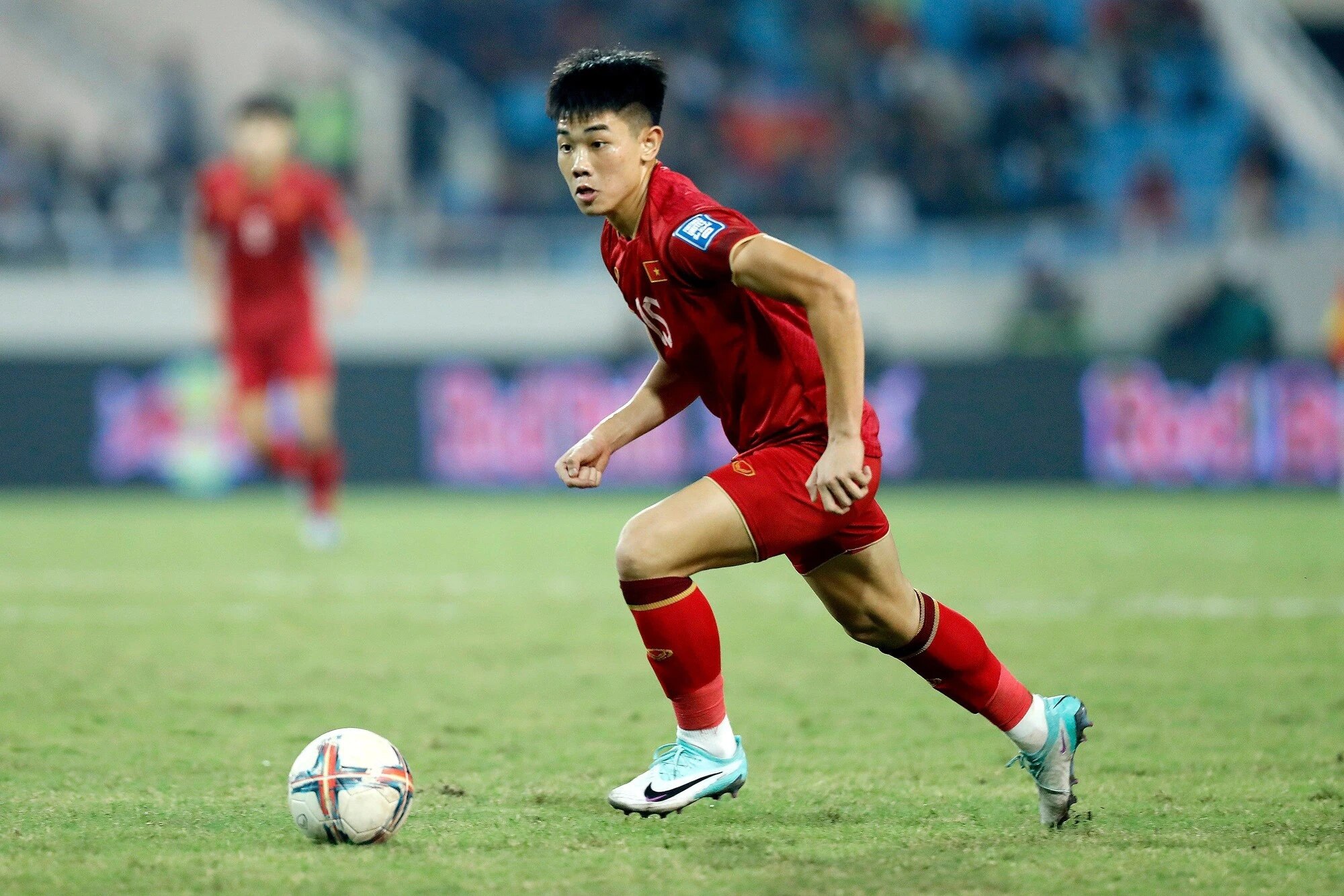 Đình Bắc đã có bàn thắng đầu tiên cho đội tuyển Việt Nam ở tuổi 19