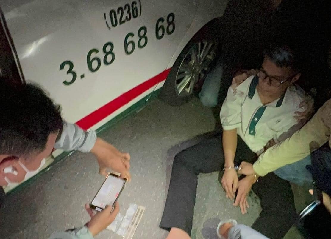 Đà Nẵng: Bắt tài xế taxi chuyên bán ma túy cho dân chơi ở tụ điểm - Ảnh 2.