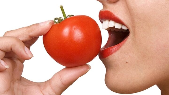 Kết hợp cà chua với nhiều nguyên liệu khác để tăng khả năng làm trắng.