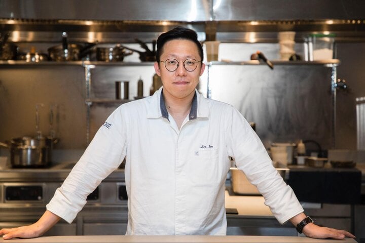 Đầu bếp sáng lập nhà hàng SOIGNÉ Seoul - Chef Lee Jun sẽ đồng hành xuyên suốt sự kiện.