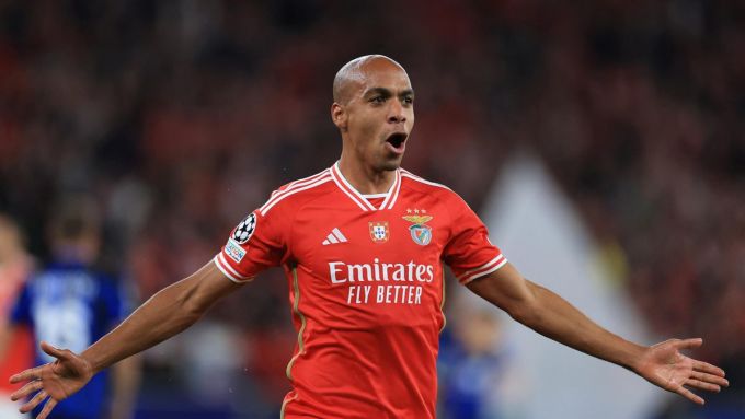 Cú hat-trick trong hiệp một của Joao Mario không đủ để giúp Benfica giành ba điểm. Ảnh: AFP