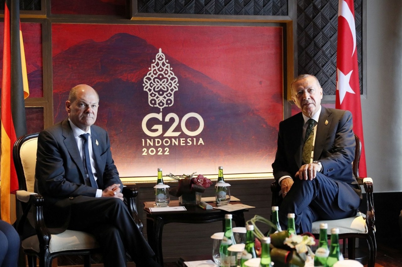 Thủ tướng Đức Olaf Scholz và Tổng thống Thổ Nhĩ Kỳ Recep Tayyip Erdogan gặp nhau trong khuôn khổ Hội nghị thượng đỉnh G20 tại Bali, Indonesia ngày 16/11/2022. (Nguồn: Reuters)