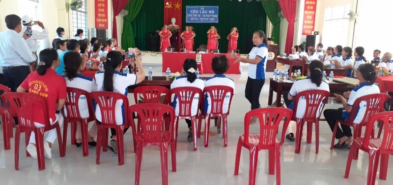 Ban Công tác NCT tỉnh Bình Định tham gia học tập kinh nghiệm cách tổ chức, sinh hoạt CLB Liên thế hệ tại tỉnh Bến Tre.