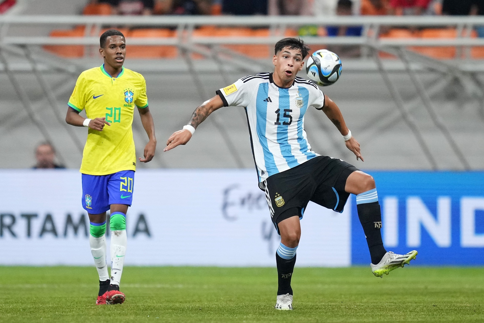 Bóng đá Brazil liên tiếp nhận cú sốc trước kình địch Argentina chỉ trong 4 ngày - Ảnh 1.