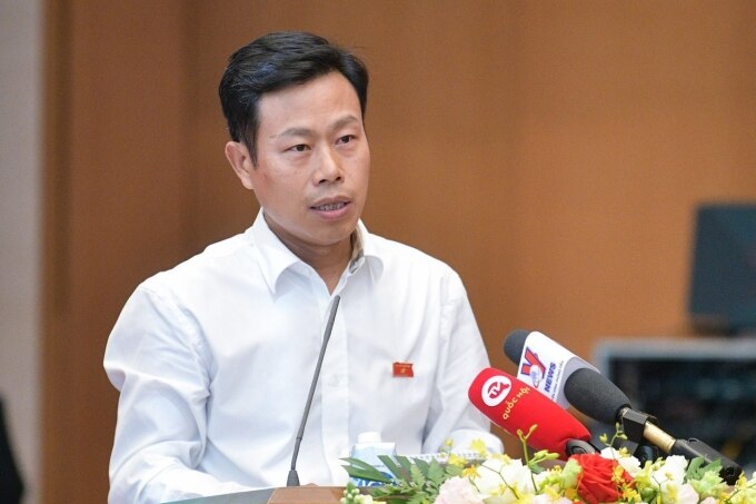 GS.TS Lê Quân, Giám đốc Đại học Quốc gia Hà Nội, tại hội thảo chiều 5/11. Ảnh: VEC