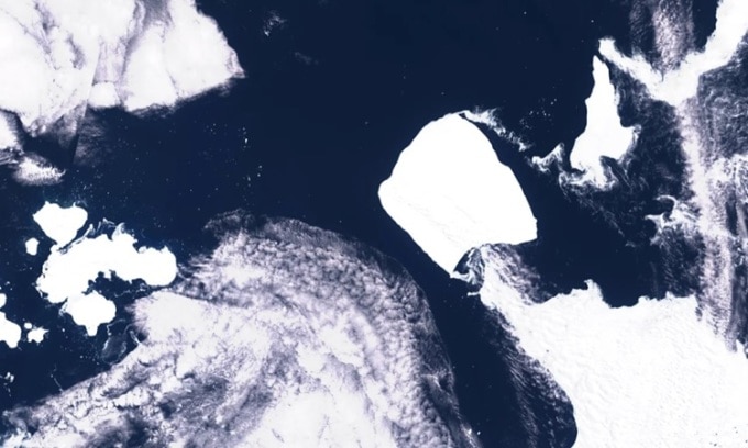 Núi băng trôi A23a trong ảnh chụp từ vệ tinh hôm 15/11/2023. Ảnh: Reuters