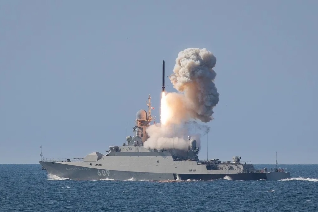 Ukraine tuyên bố tập kích xưởng tàu, đánh chìm tàu chiến Nga - 1