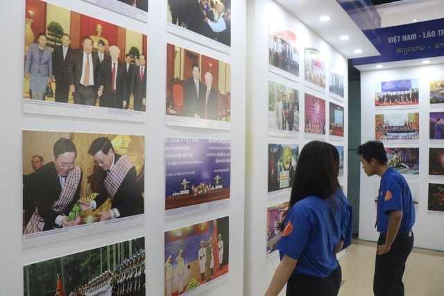 Ấn tượng triển lãm ảnh tại 'Ngày hội thắm tình hữu nghị đặc biệt Việt Nam - Lào'- Ảnh 5.