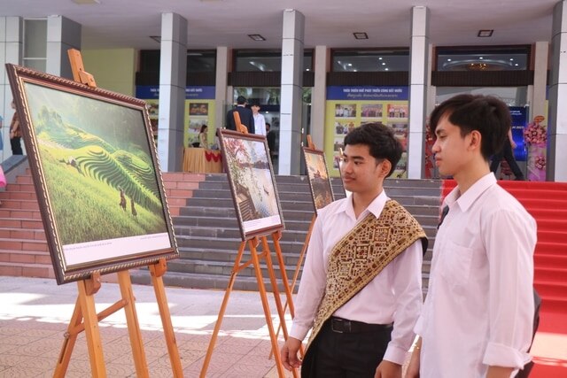 Ấn tượng triển lãm ảnh tại 'Ngày hội thắm tình hữu nghị đặc biệt Việt Nam - Lào'- Ảnh 6.