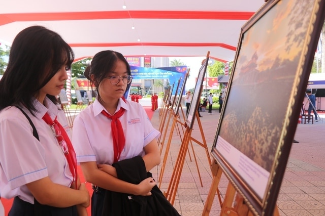 Ấn tượng triển lãm ảnh tại 'Ngày hội thắm tình hữu nghị đặc biệt Việt Nam - Lào'- Ảnh 7.