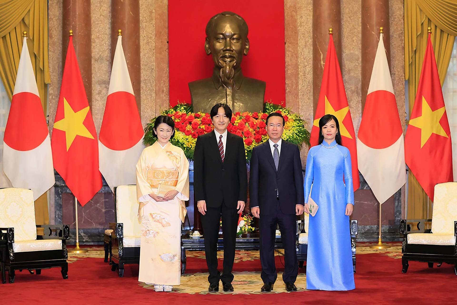 Chủ tịch nước Võ Văn Thưởng và Phu nhân cùng Hoàng Thái tử Nhật Bản và Công nương. (Nguồn: TTXVN) 