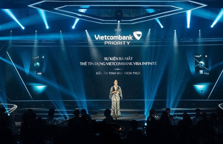 Sự kiện ra mắt thẻ Vietcombank Visa Infinite được tổ chức quy mô giới hạn tại Hà Nội tối 1/12 vừa qua.