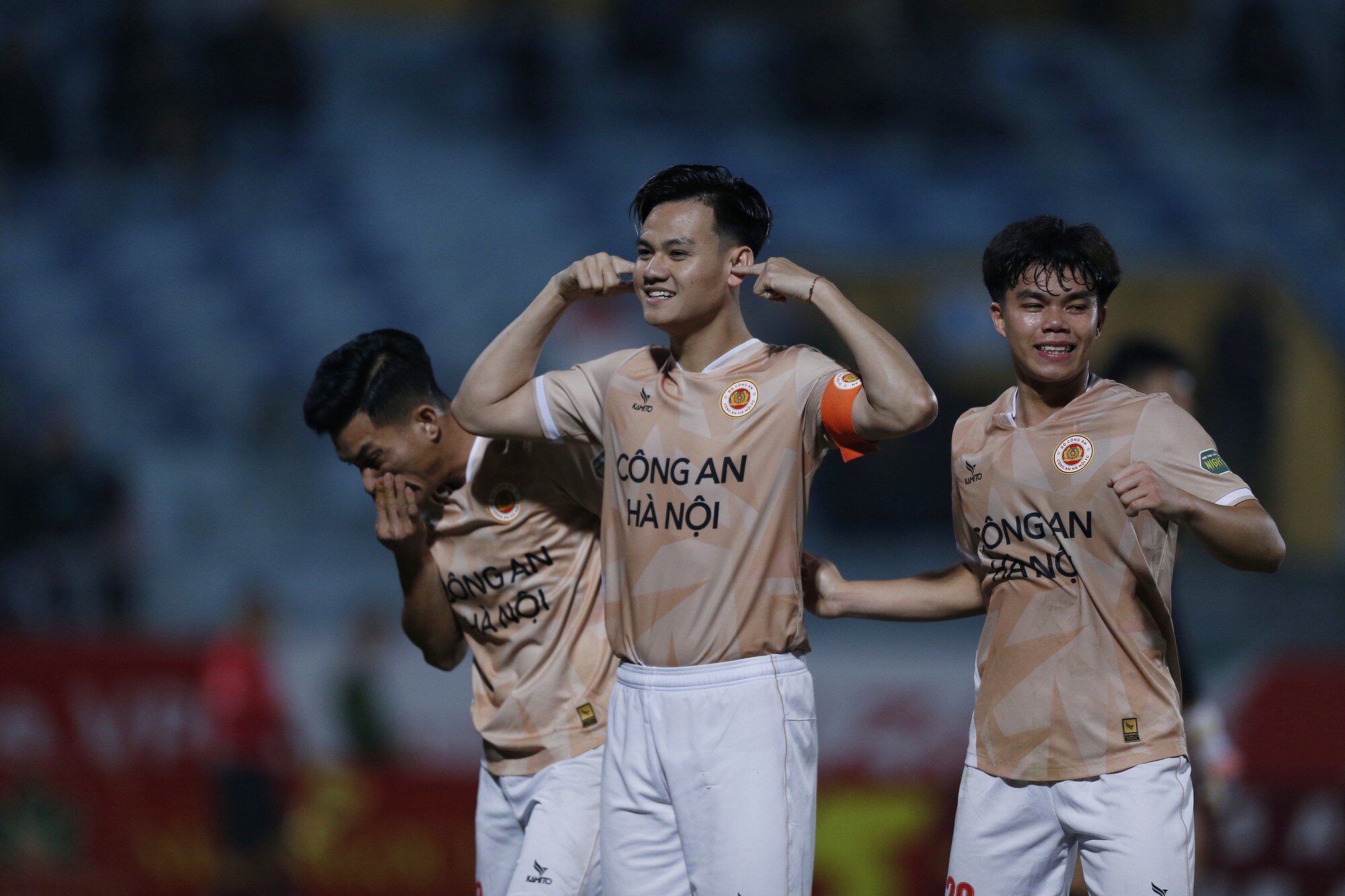CLB Công an Hà Nội trở lại cuộc đua vô địch V-League- Ảnh 2.
