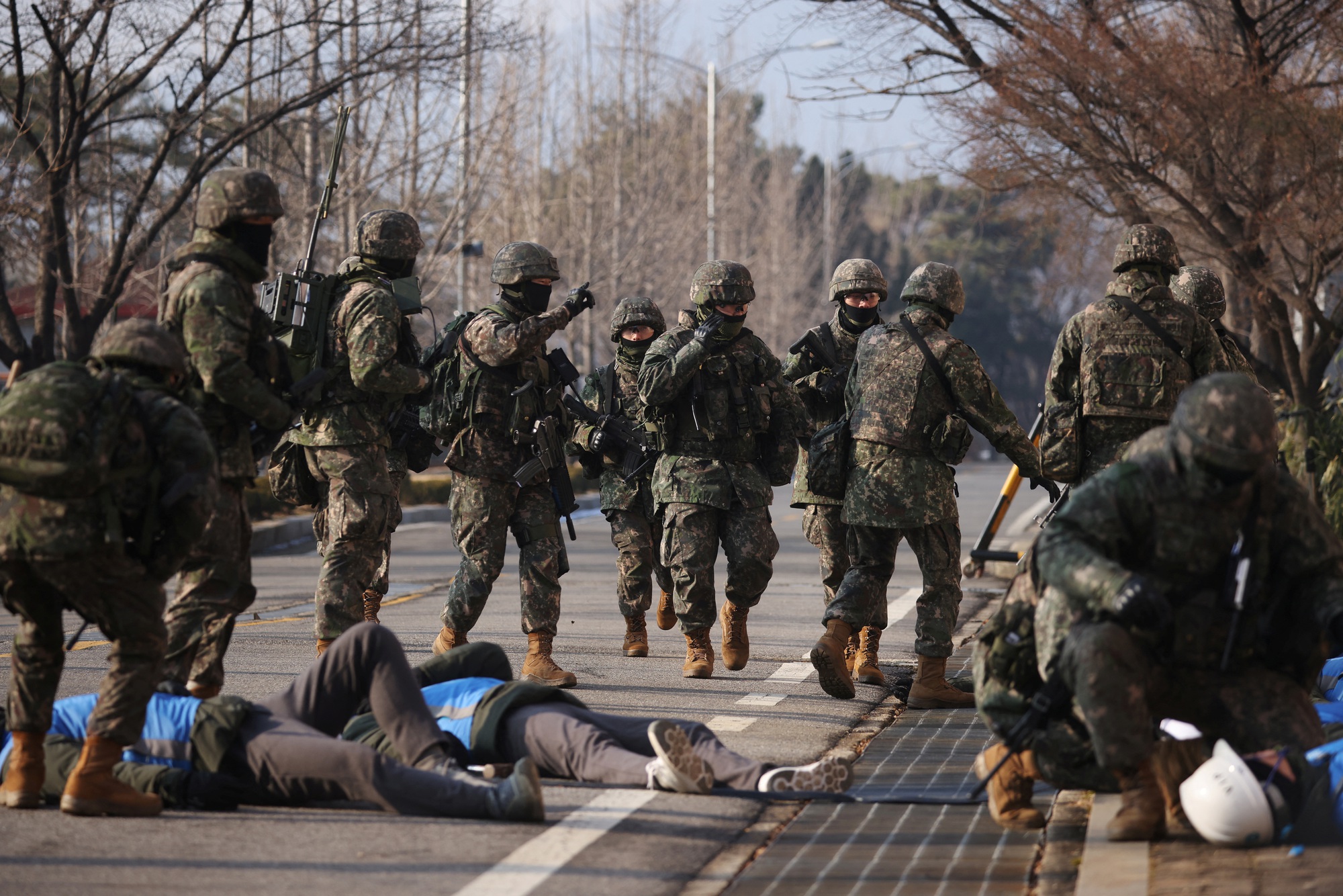 Thủ đô Seoul của Hàn Quốc diễn tập đối phó tấn công bất ngờ từ Triều Tiên- Ảnh 3.
