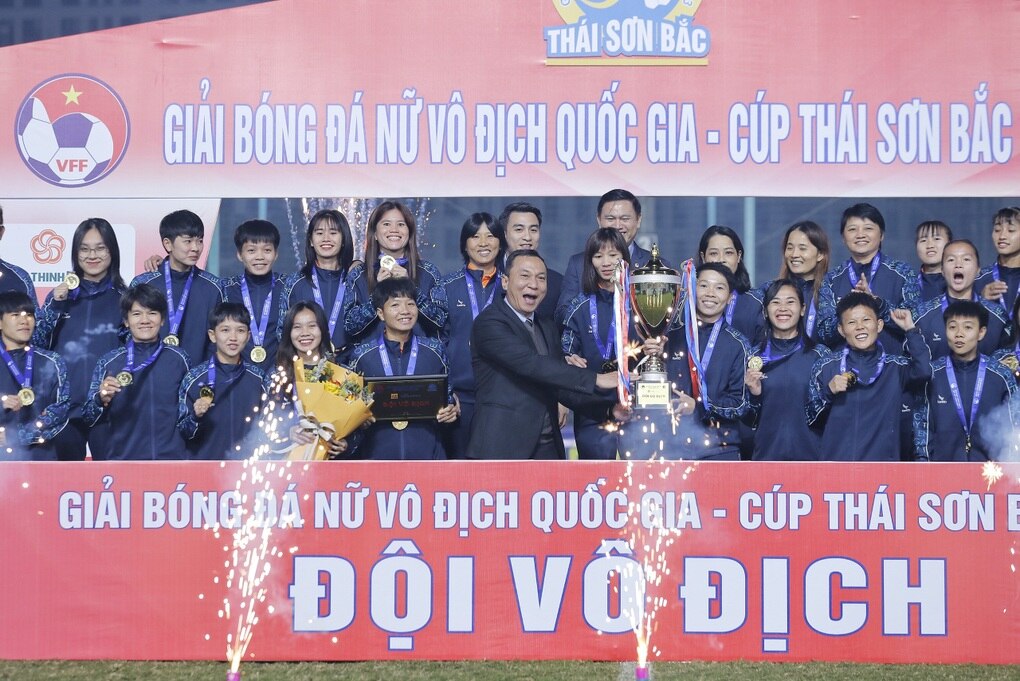 Bích Thùy tỏa sáng giúp đội nhà vô địch giải bóng đá nữ quốc gia 2023 - 3