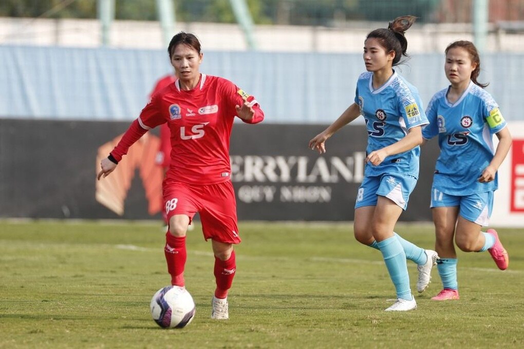 Bích Thùy tỏa sáng giúp đội nhà vô địch giải bóng đá nữ quốc gia 2023 - 2