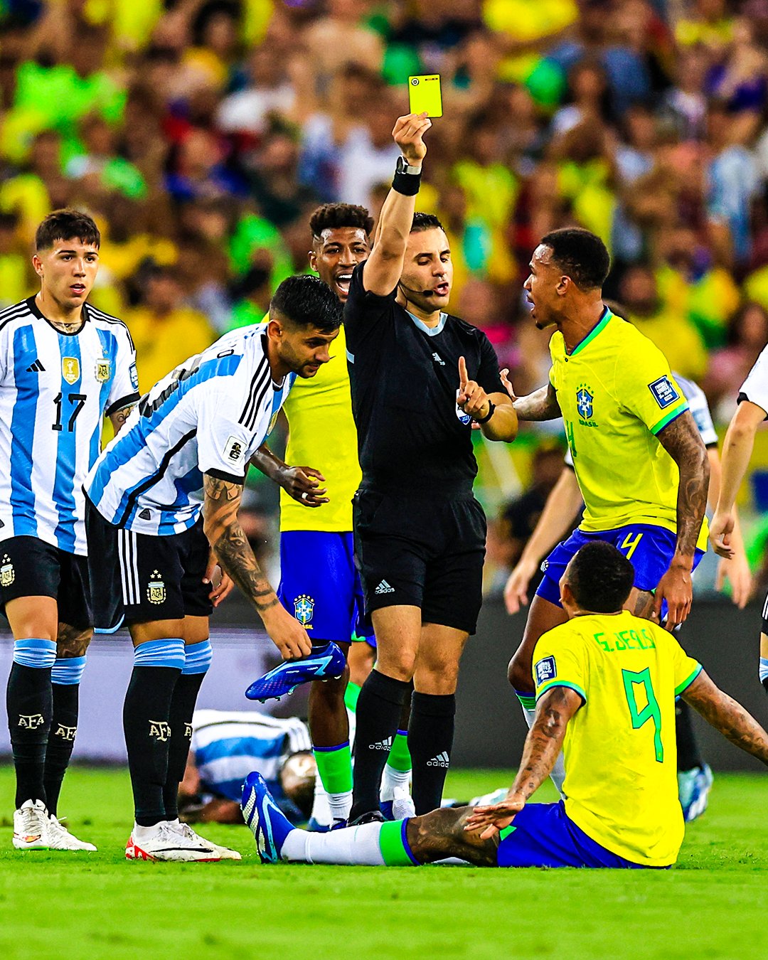 HLV Ancelotti bất ngờ gia hạn với Real Madrid, đội tuyển Brazil nhận cú sốc- Ảnh 2.