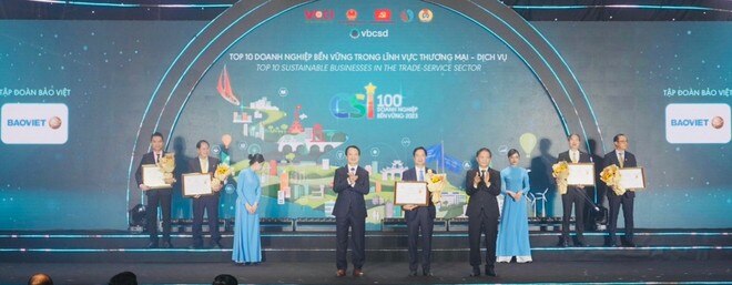 Bảo Việt (BVH) đứng đầu Top10 Doanh nghiệp bền vững Việt Nam gần 1 thập kỷ
