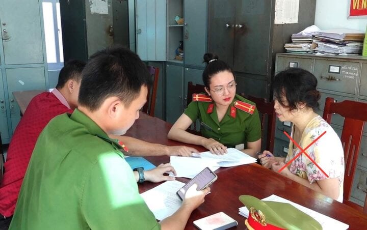 Bị can Nguyễn Thị Hoài Phi tại Cơ quan công an. (Ảnh: CACC)