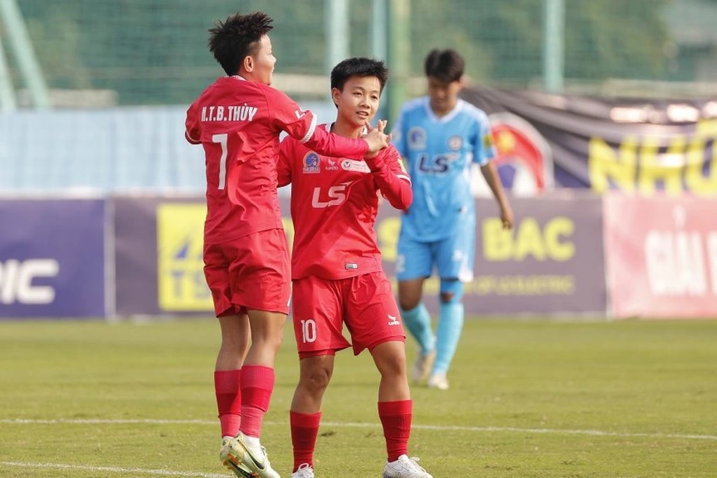 Bích Thùy tỏa sáng giúp đội nhà vô địch giải bóng đá nữ quốc gia 2023 - 1