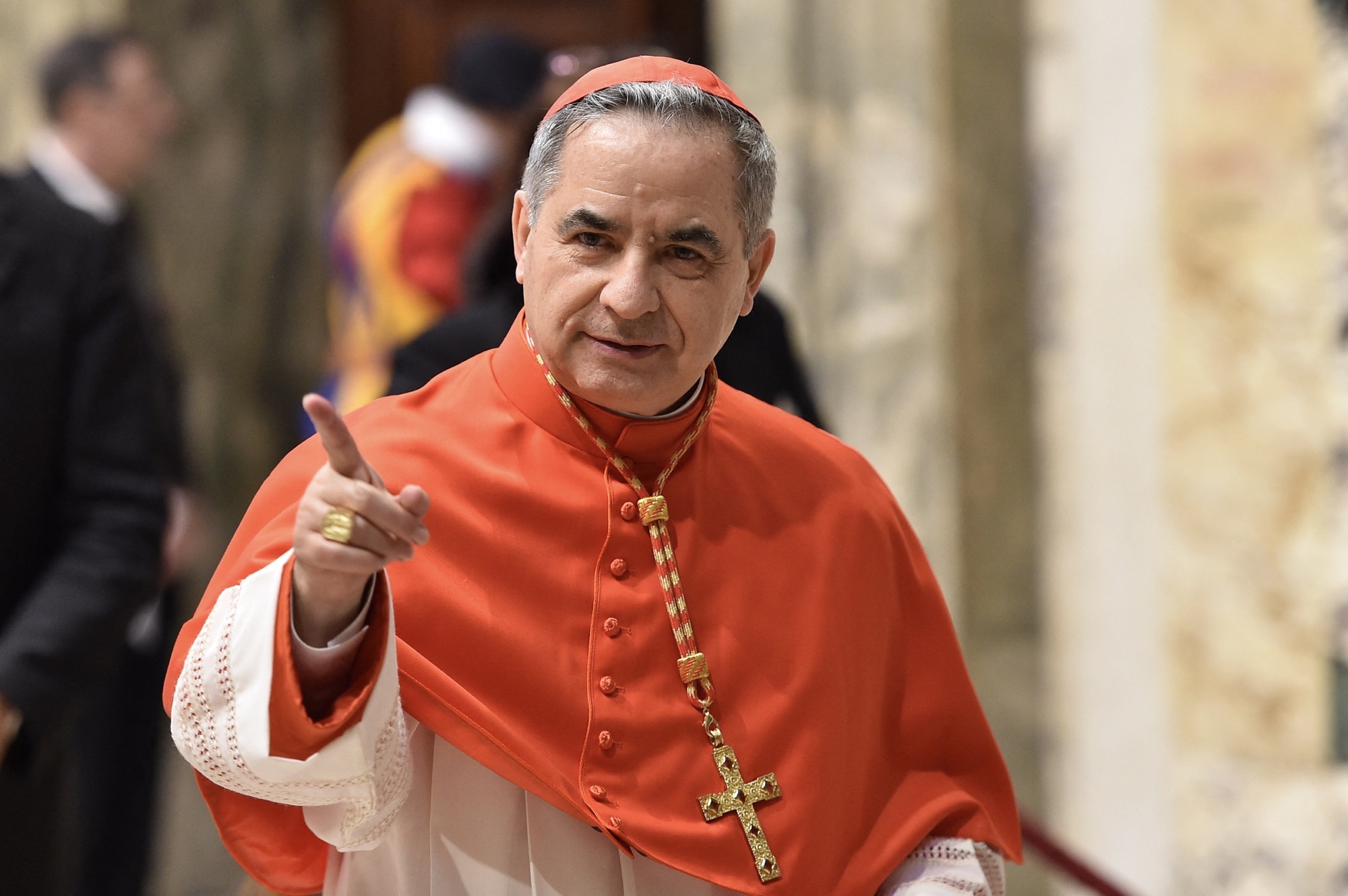 Hồng y quyền lực lãnh án tù trong phiên tòa lịch sử ở Vatican - Ảnh 1.