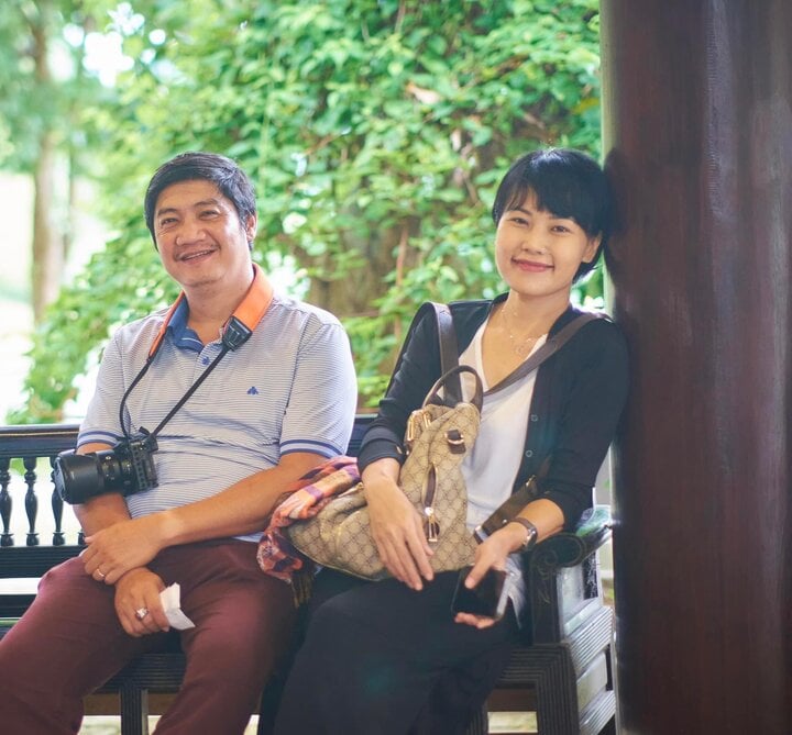 NSƯT Vũ Xuân Trang và vợ - nghệ sĩ Hoàng Thy dành nhiều tâm huyết khi thành lập sân khấu.