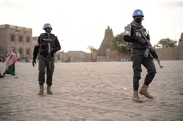 Binh sỹ thuộc Phái bộ Gìn giữ Hòa bình của Liên hợp quốc tại Mali (MINUSMA) tuần tra tại Timbuktu, Mali, ngày 8/12/2021. (Ảnh: AFP