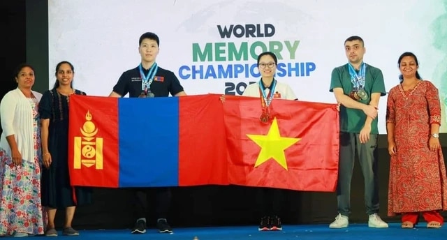 Phương Trinh đoạt huy chương vàng tại cuộc thi Siêu trí nhớ thế giới 2023ẢNH: NGUYỄN PHÙNG PHONG