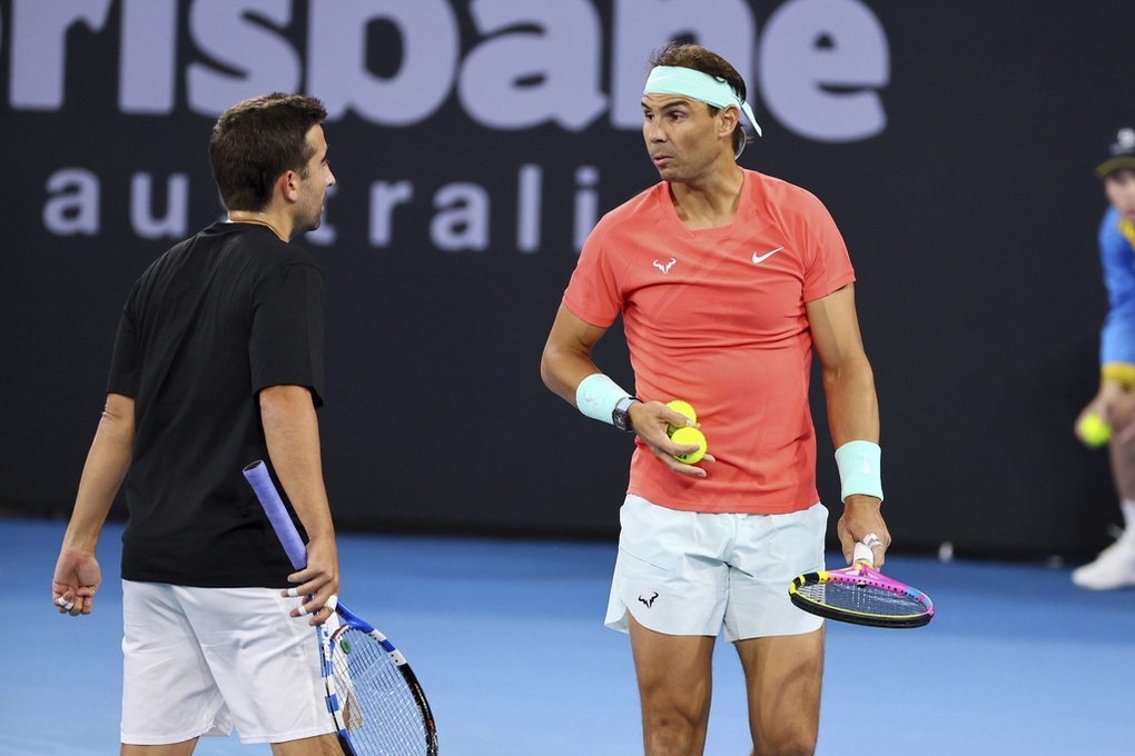 Djokovic thắng dễ dàng, Nadal thua ở trận đấu mở màn năm 2024 - 2 Djokovic thắng dễ dàng, Nadal thua ở trận đấu mở màn năm 2024 - 2