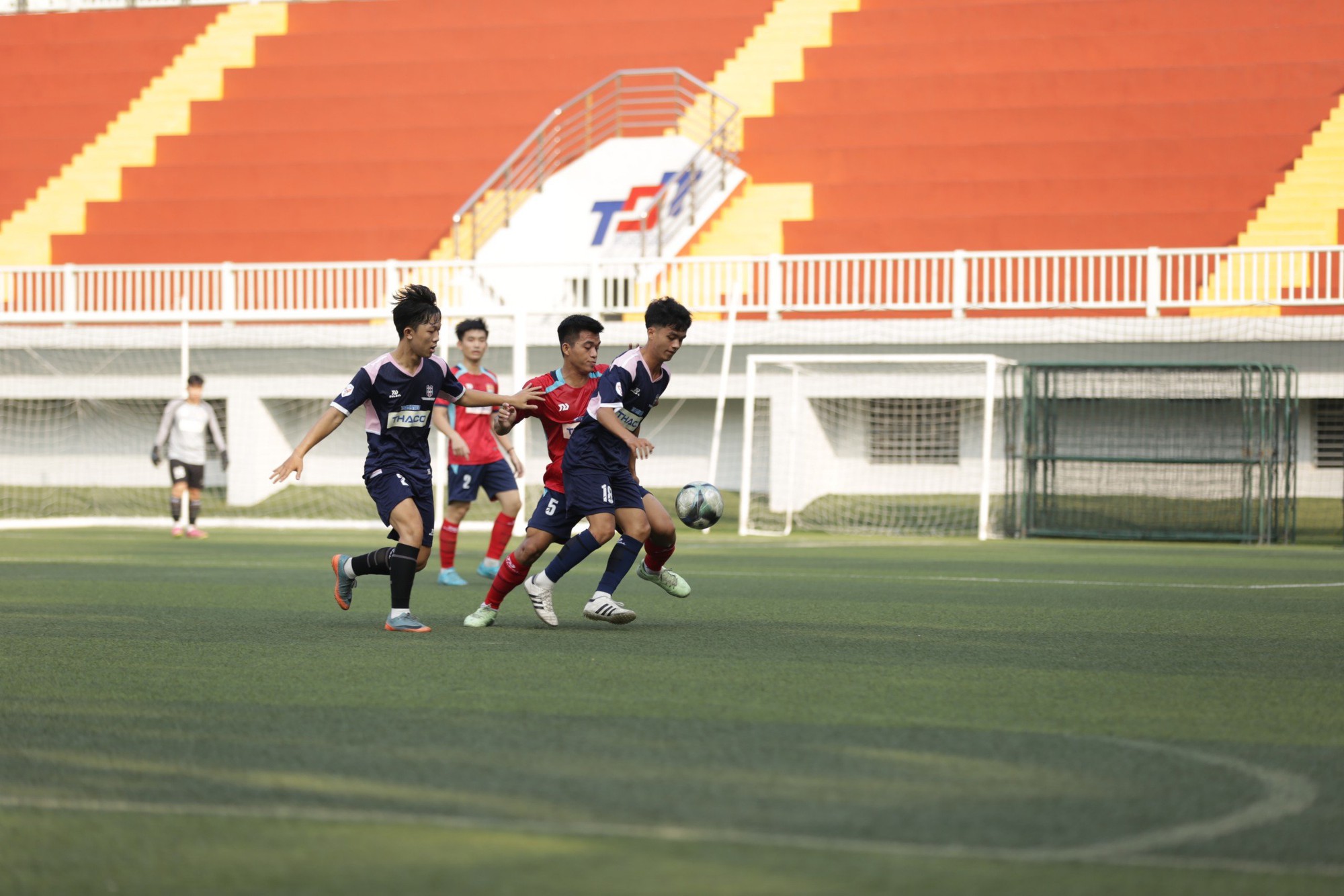 Ấn tượng với lối chơi tấn công của đội bóng tân binh ĐH Cảnh sát nhân dân- Ảnh 5. Ấn tượng với lối chơi tấn công của đội bóng tân binh ĐH Cảnh sát nhân dân- Ảnh 5.
