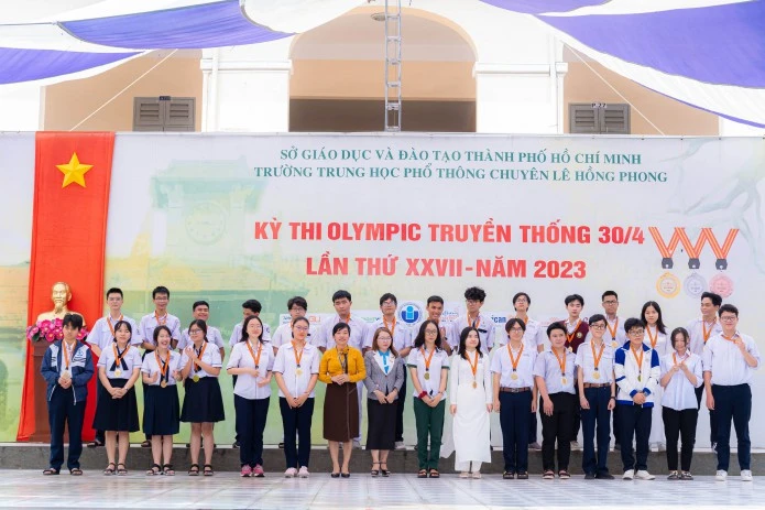 Nữ sinh Phú Yên đạt 2 học bổng du học Mỹ trị giá hơn 10 tỉ đồng- Ảnh 2. Nữ sinh Phú Yên đạt 2 học bổng du học Mỹ trị giá hơn 10 tỉ đồng- Ảnh 2.