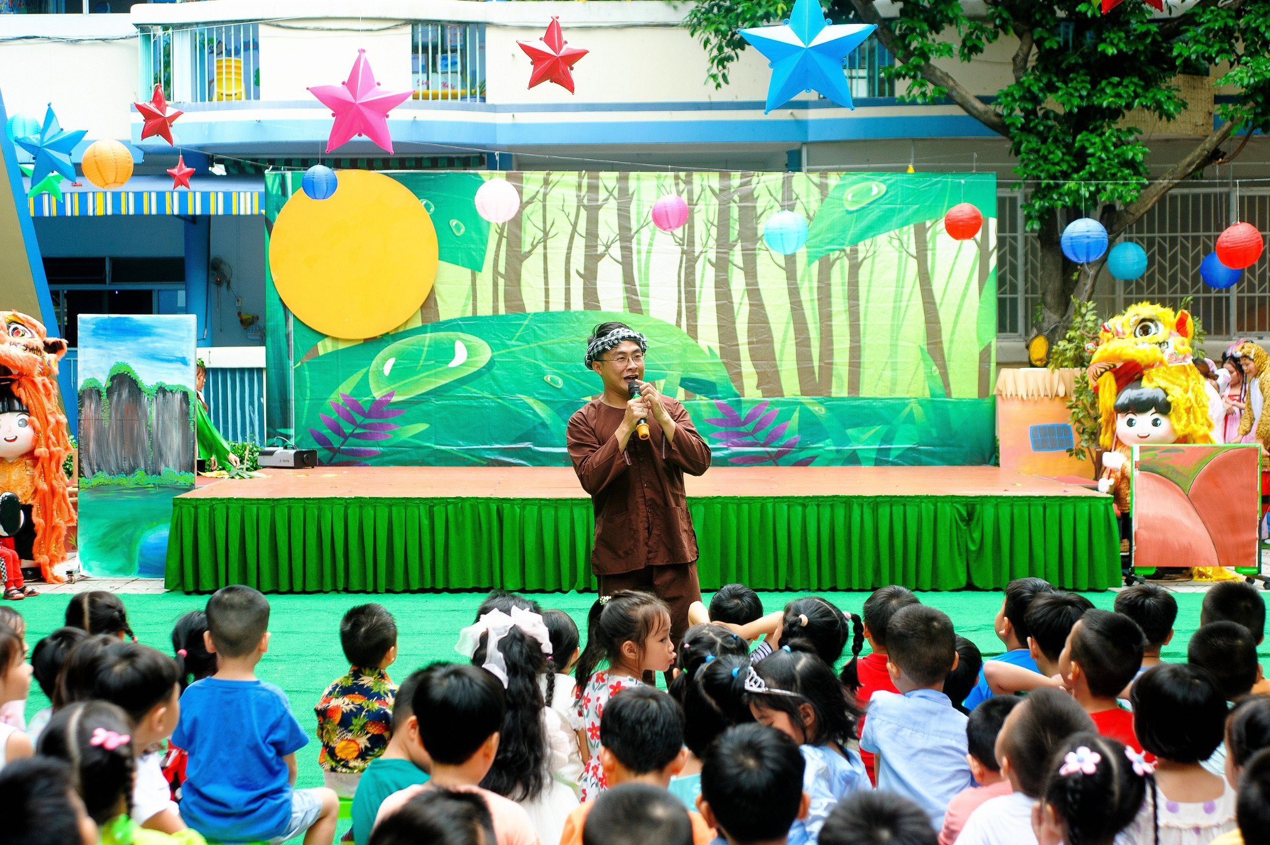 Nam giới làm giáo viên mầm non, tại sao không?- Ảnh 3. Nam giới làm giáo viên mầm non, tại sao không?- Ảnh 3.