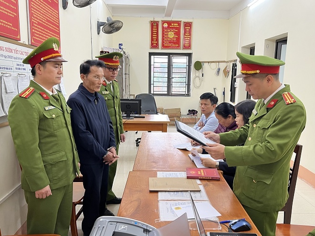 Nguyên Giám đốc Sở Giáo dục và Đào tạo tỉnh Hà Giang Vũ Văn Sử bị bắt - 2 Nguyên Giám đốc Sở Giáo dục và Đào tạo tỉnh Hà Giang Vũ Văn Sử bị bắt - 2
