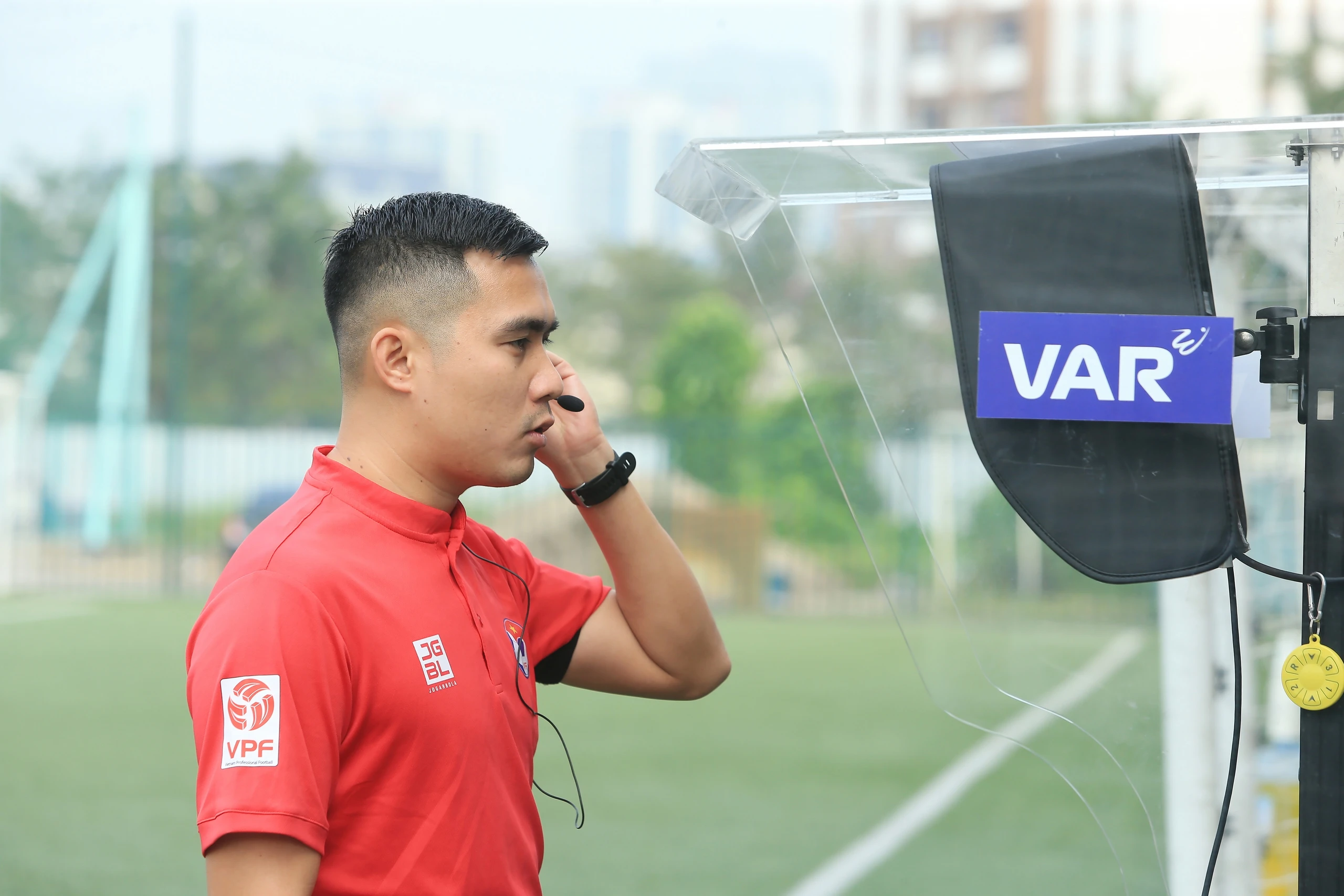 VAR sắp 'phủ sóng' V-League- Ảnh 2. VAR sắp 'phủ sóng' V-League- Ảnh 2.