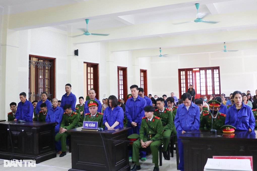 Nữ quái U60 cầm đầu đường dây mua bán hơn 1 tạ ma túy - 2 Nữ quái U60 cầm đầu đường dây mua bán hơn 1 tạ ma túy - 2