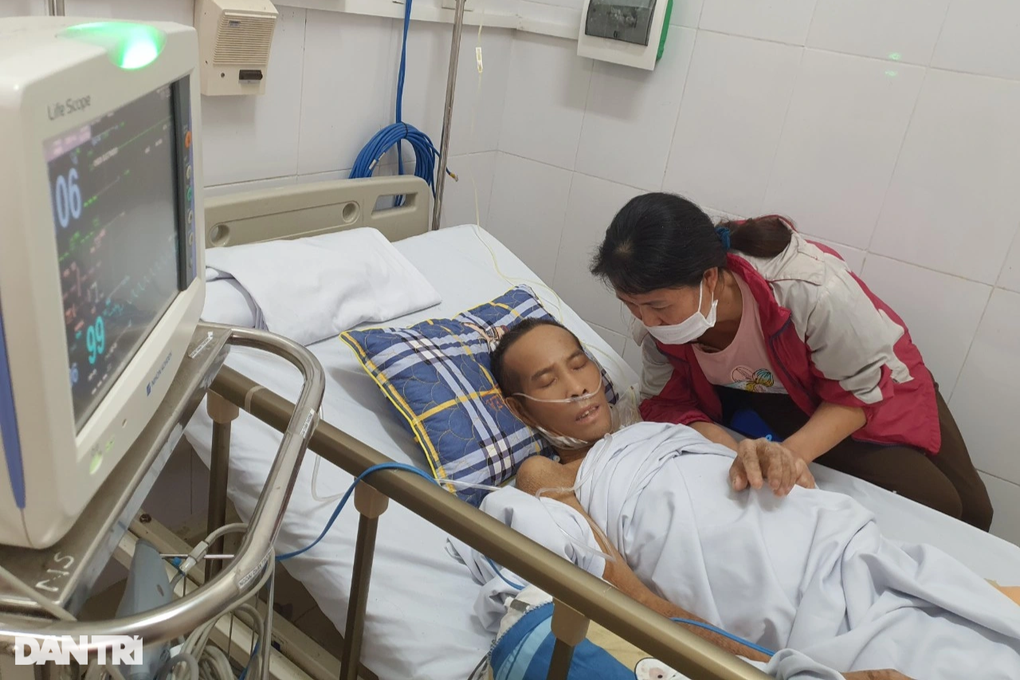 Nhiễm vi khuẩn đặc biệt, người bố 3 con phải cắt bỏ chân 6 lần - 4 Nhiễm vi khuẩn đặc biệt, người bố 3 con phải cắt bỏ chân 6 lần - 4